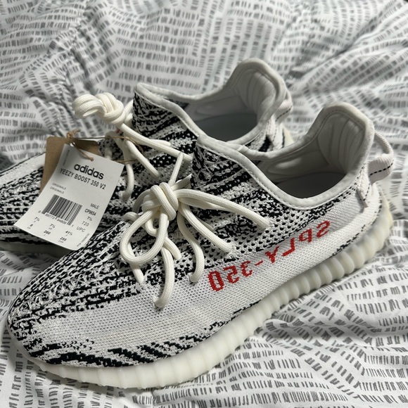 Yeezy 350 Zebra - Picture 3 of 5